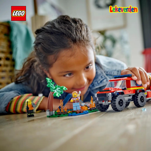 LEGO City 60412, Firehjulsdrevet brannbil med redningsbåt | Nye LEGO® sett og leker | Offisielle LEGO® leker | Lego byggesett for barn 5-12 år | Samlegaveide for barn 5-12 år | Flerfarge_7