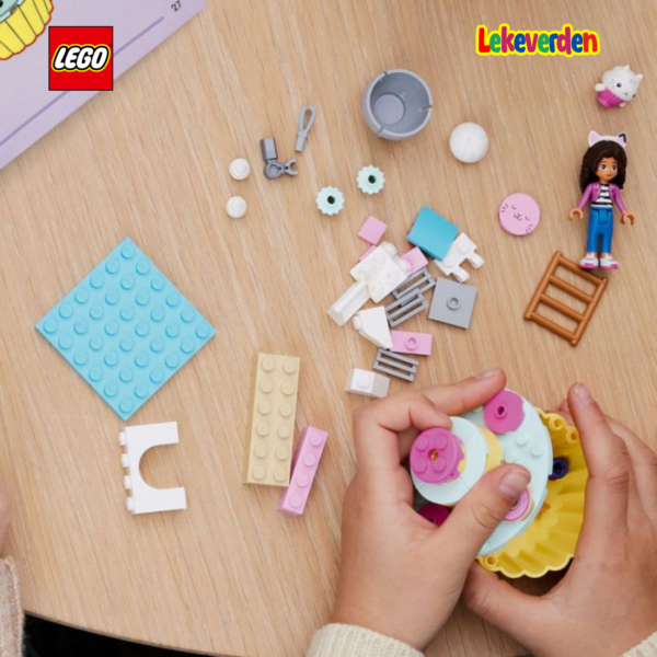 LEGO Gabby's Dollhouse Bakey med Cakey Fun_ Beste julegave til 4 år gamle jenter_7