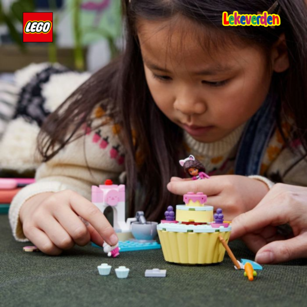 LEGO Gabby's Dollhouse Bakey med Cakey Fun_ Beste julegave til 4 år gamle jenter_8