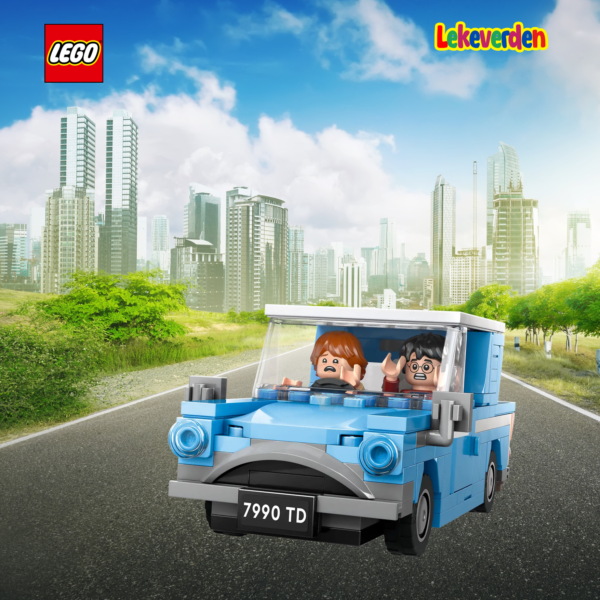 Gjenskap Harry Potter™ og Ron Weasleys spennende reise til Galtvort™ i Flying Ford Anglia™ (76424)-bilen med dette fantasylekesettet for barn i alderen 7+. Den LEGO®-klossbygde eventyrlekebilen har åpne dører og et avtakbart tak, slik at det er enkelt å plassere Harry Potter- og Ron Weasley™-minifigurene og Hedwig™-uglefiguren inni. Det er også plass i bagasjerommet til kofferten, Harry og Rons tryllestaver og Rons kjæledyrrotte, Scabbers™. Denne byggeleken for barn av høy kvalitet er den beste hverdagsgodbiten eller bursdagsgaven for gutter og jenter for å rollespille en ikonisk scene fra Harry Potter and the Chamber of Secrets™ og lage sine egne magiske historier. Dette eventyrkjøretøylekesettet kan brukes med andre LEGO Harry Potter byggesett (selges separat) for å inspirere fantasien til unge trollmenn, hekser og Muggles™ og gi dem enda flere lekemuligheter. LEGO® Harry Potter™ fantasy-lekebil-lekesett – Gi barna en magisk introduksjon til trollmannsverdenen med denne byggbare modellen av Weasleys fortryllede Flying Ford Anglia™-bil Eventyrlekesett med 4 LEGO® Harry Potter™-figurer – Harry Potter og Ron Weasley™ minifigurer, Hedwig™ og Scabbers™ figurer, pluss en koffert og 2 tryllestavelementer Ford Anglia lekebil – Har åpningsdører, avtakbart tak, seter for de to minifigurene og plass bak for Hedwig™, pluss en bagasjerom som kan åpnes med plass inni for kofferten, tryllestavene og Scabbers™ Morsomt byggeleke for rollelek – Barn kan gjenskape den ikoniske Harry Potter and the Chamber of Secrets™-scenen der Harry og Ron flyr bilen til Galtvort™ Høykvalitets gaveide for Harry Potter™-fans – Dette byggesettet er en morsom hverdagsgodbit eller bursdagsgave til barn fra 7 år og oppover som oppdager magien i trollmannsverdenen Morsomme kombinasjoner – Denne LEGO® Harry Potter™ billeken kan blandes med modeller fra andre LEGO Harry Potter byggesett (selges separat) for ekstra lekemuligheter En del av et omfattende utvalg – LEGO® Harry Potter™ lekebyggesett lar unge trollmenn, hekser og Muggles™ rollespille ikoniske scener, lage sine egne eventyr eller bare vise modellene Kompakt, byggbart lekesett i 165 deler – Flying Ford Anglia™-modellen er over 5 cm høy, 12 cm lang og 6 cm bred_4